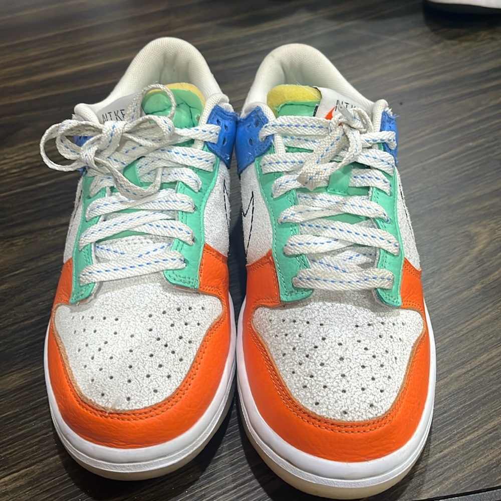 Boys Size 5 Nikes